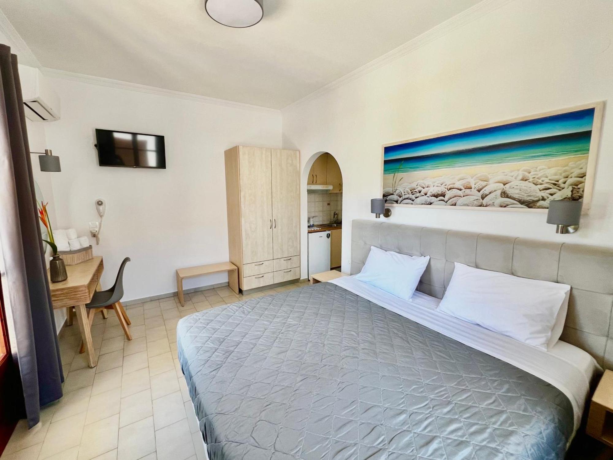 Athanasia Apartments Skiathos Town Exterior photo