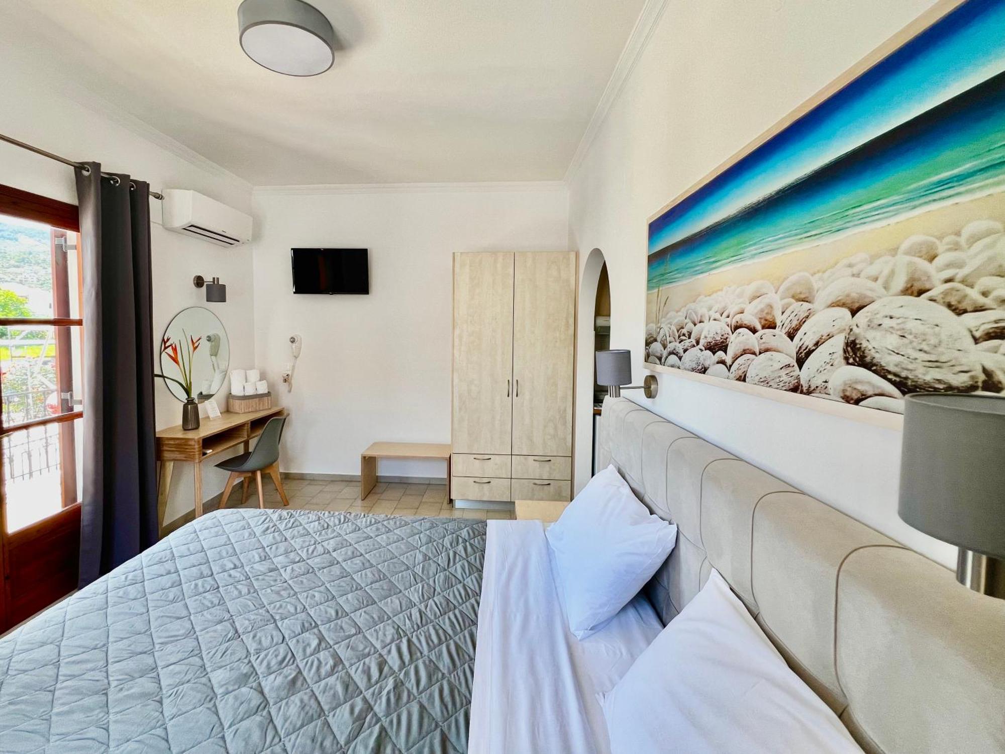Athanasia Apartments Skiathos Town Exterior photo